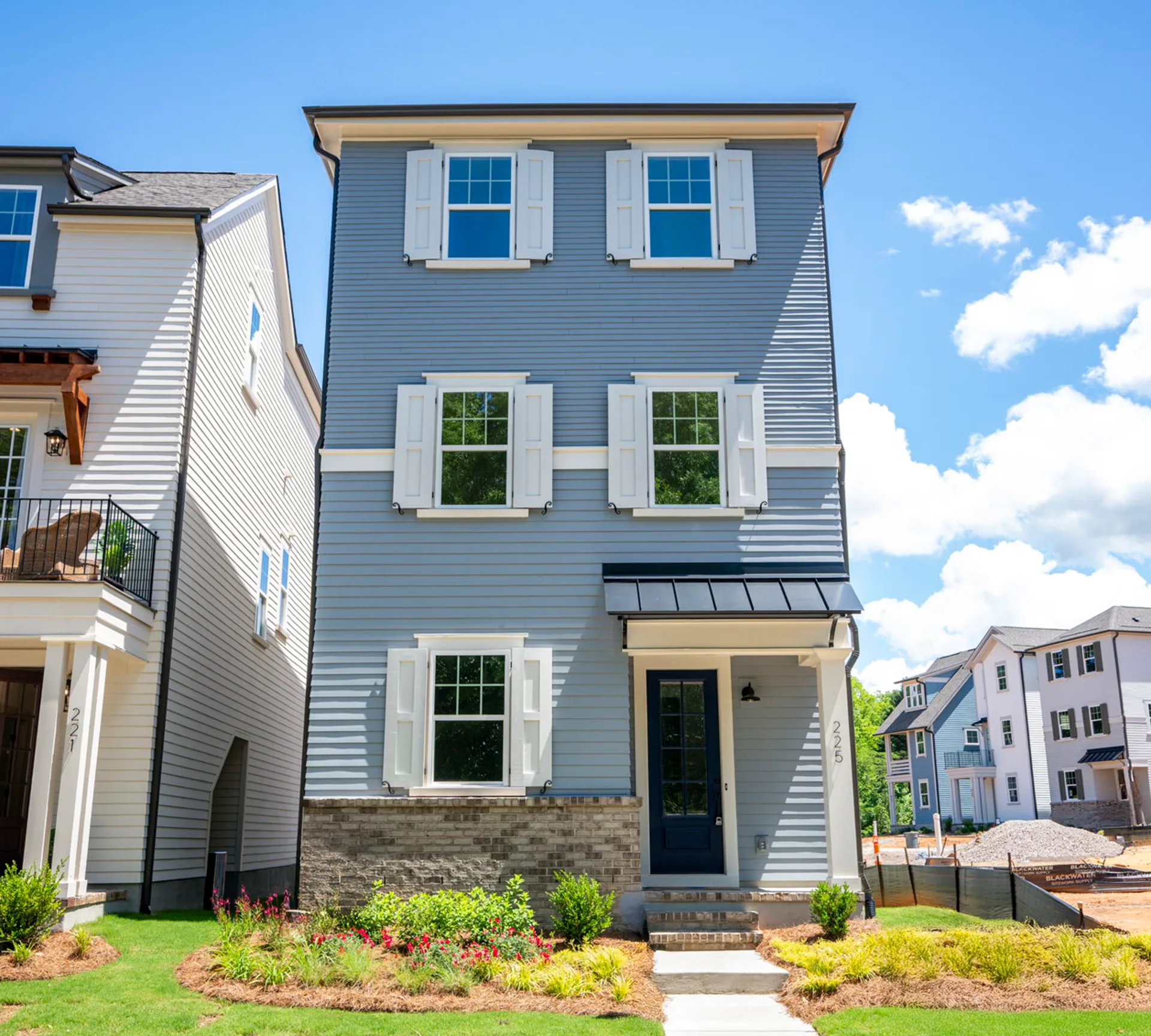 323 Trailmore Ln.